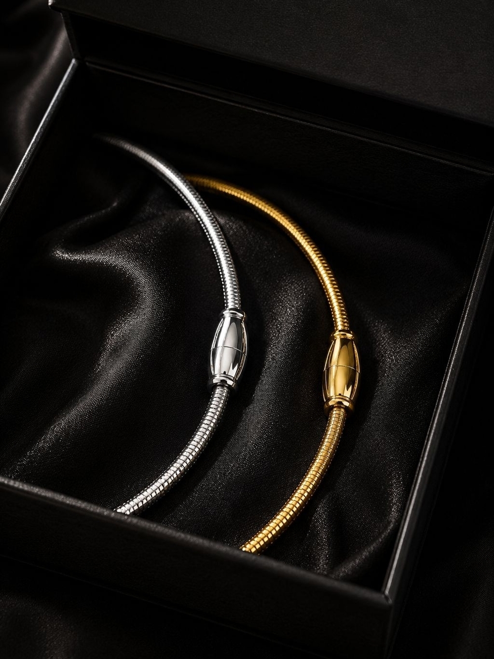 Polished Silver Curved Collar Necklace - Picture 5 of 6